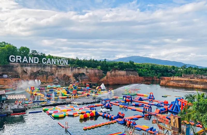 Grand Canyon Water Park water park in Hang Dong, CM