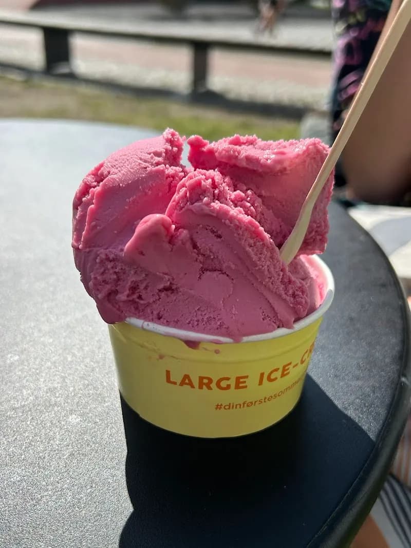 View of Grefsenveien Ice Cream in Grefsen, Oslo