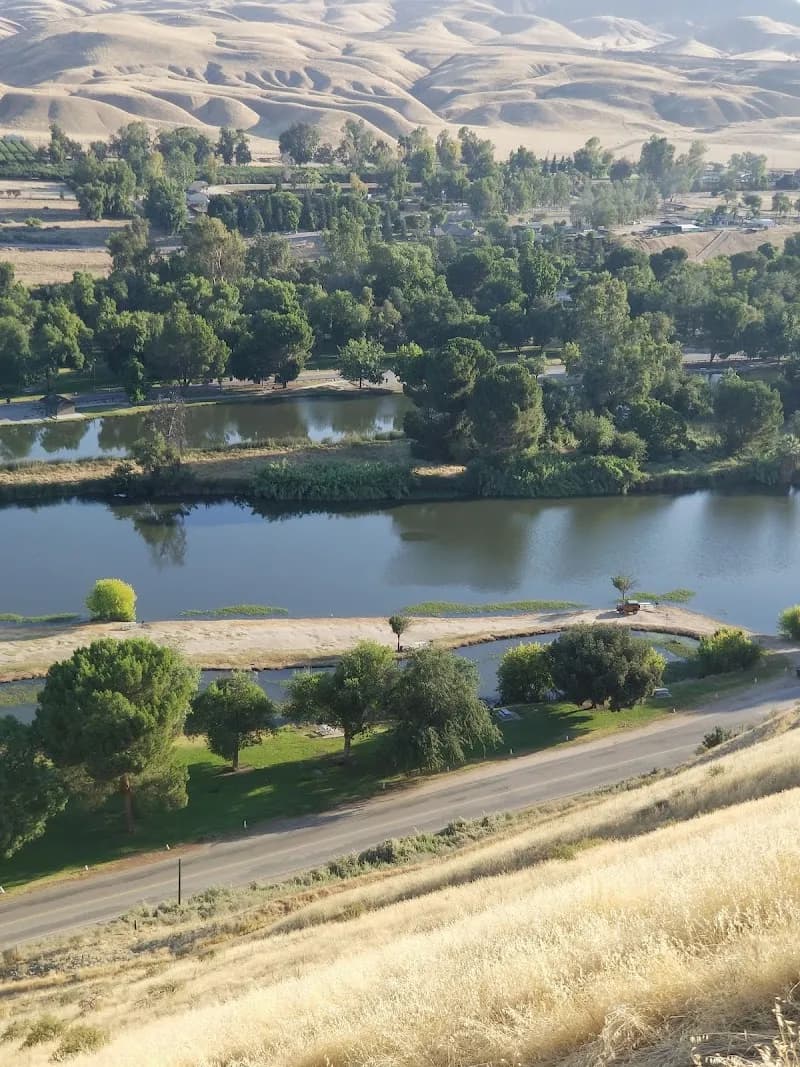 Hart Memorial Park park in Bakersfield, CA