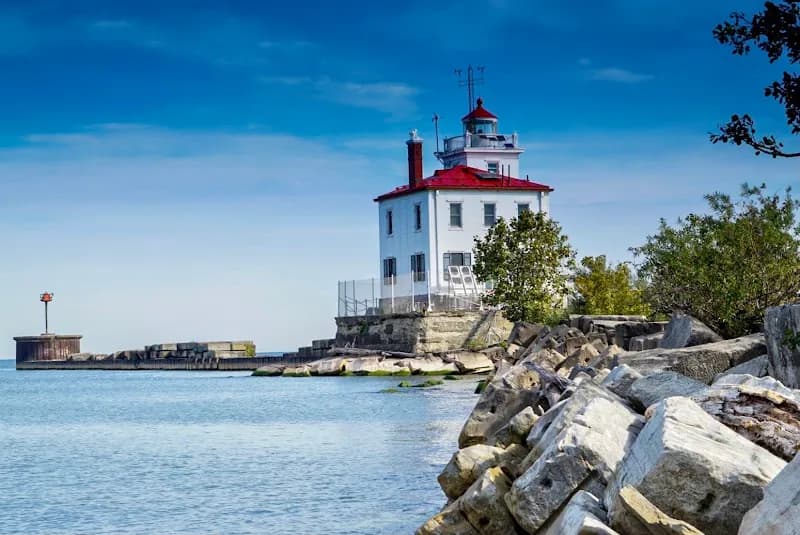 Headlands Beach State Park state park in Mentor, OH