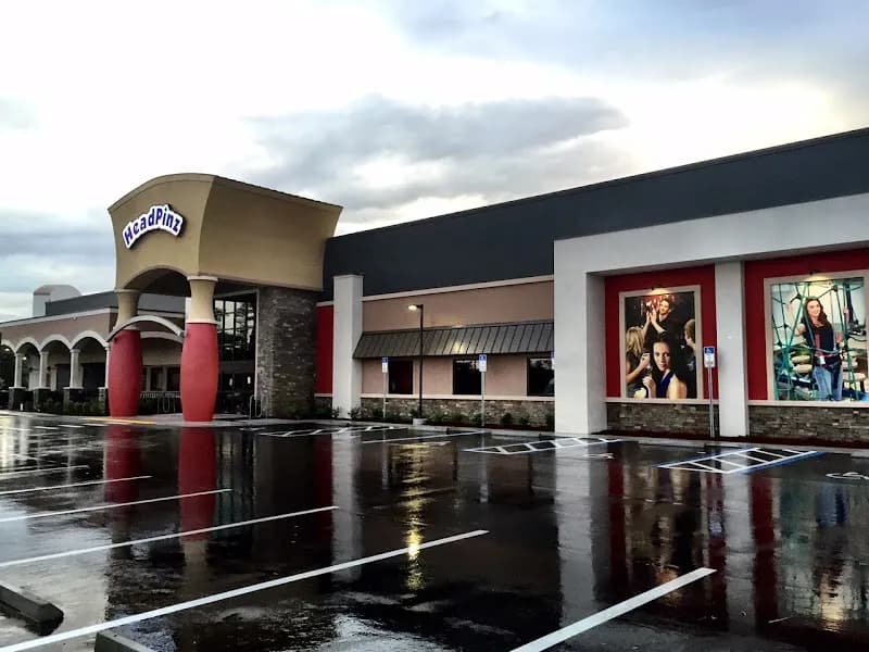 HeadPinz Fort Myers sports bar in Fort Myers, FL