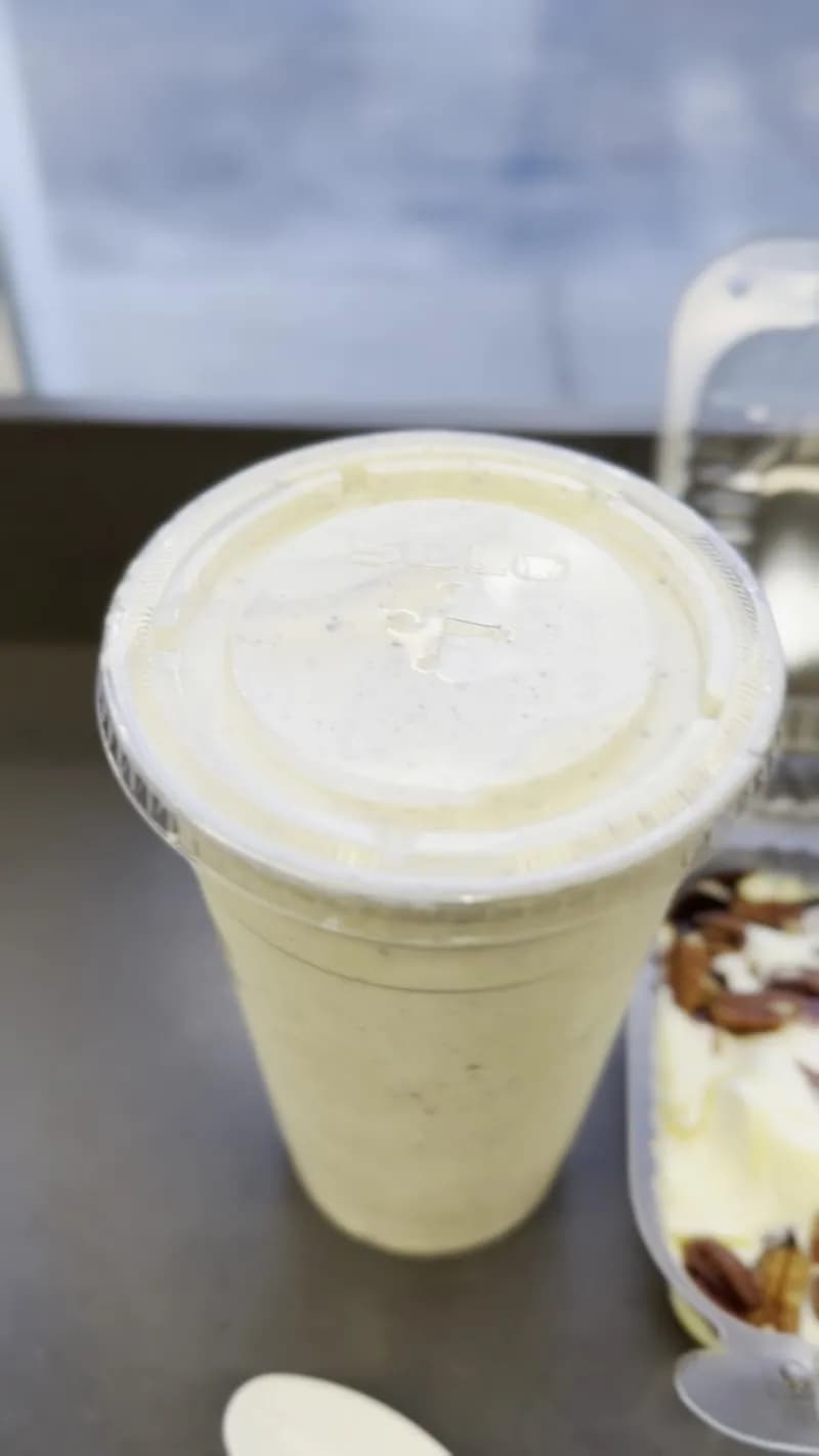 View of Hefner's Custard in Grafton, WI