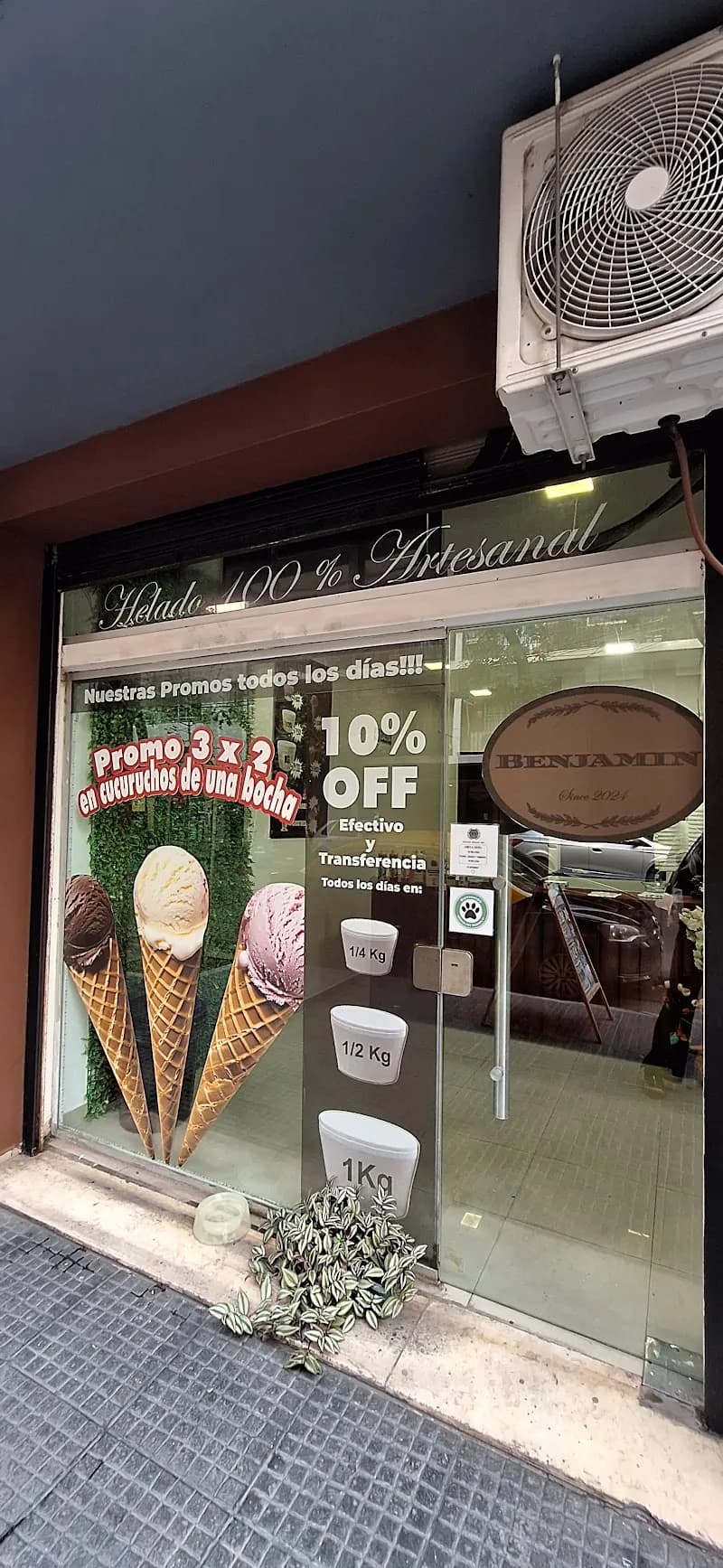 Heladería Artesanal Del Barrio ice cream in Flores Este, BA