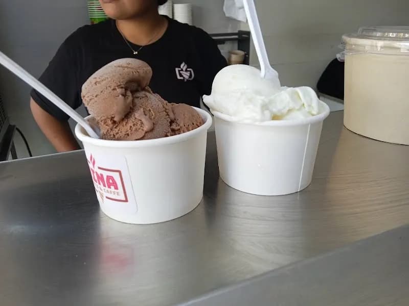 View of Heladería Mamá Castña in Pueblo Libre, Lima