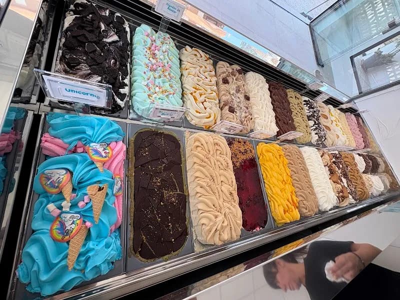 View of Heladería Marina in Cullera, V