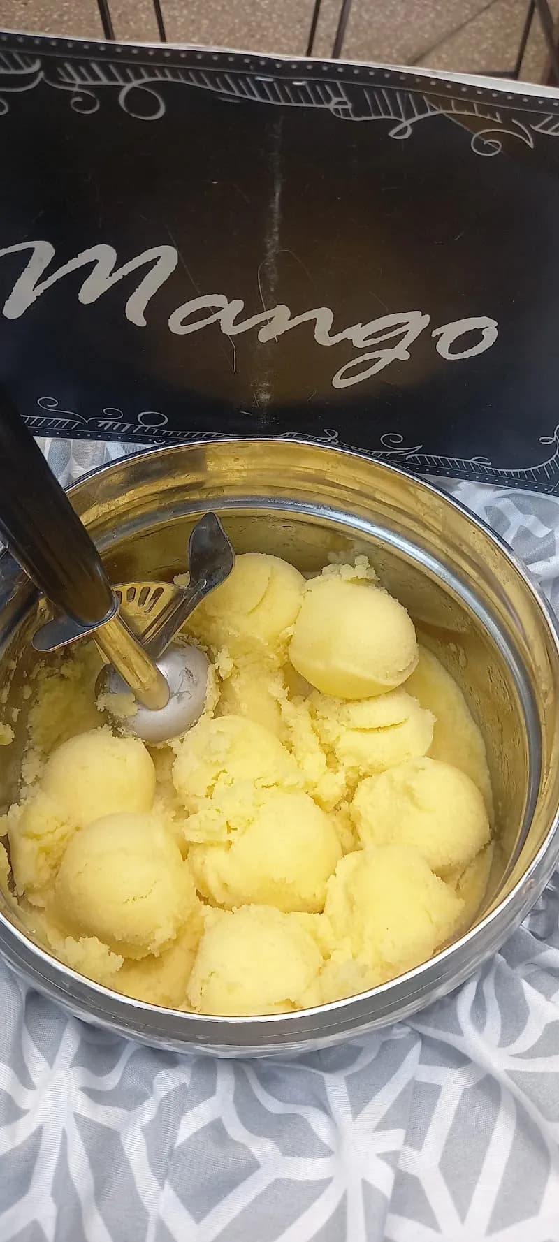 View of Helados Artesanales del Bosque in Naucalpan, Edomex