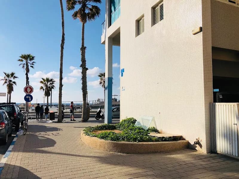 Herbert Samuel on the beach lodging in Jaffa, TA