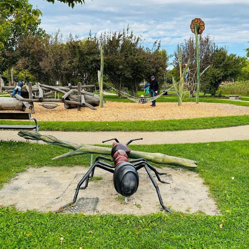 Hirschstettner Straße Playground playground in Hirschstetten, VIE