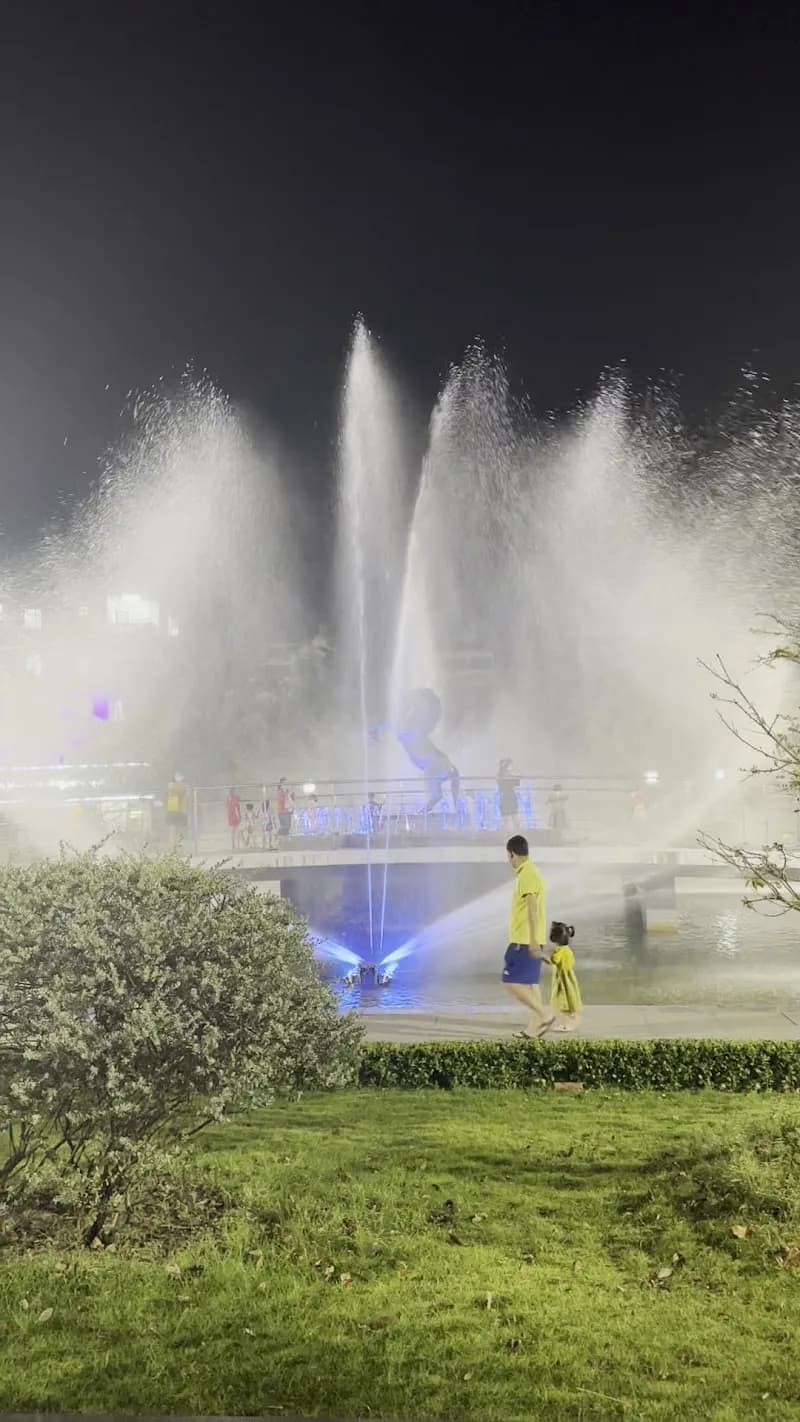 View of Hoà Bình Water Music Square in Go Vap, HCMC