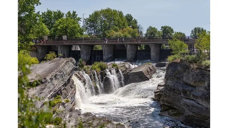 Hoggs Back Park park in Aurora, ON