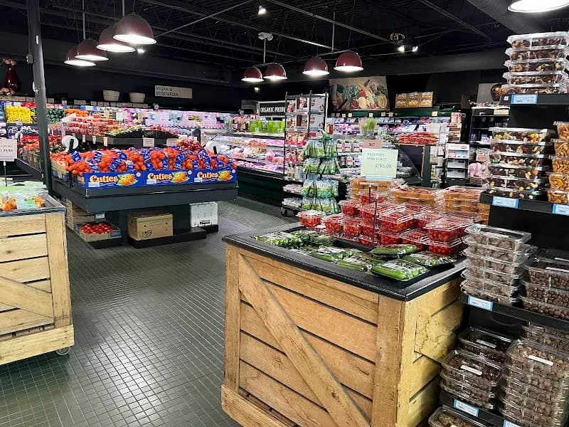 View of Holiday Market in Royal Oak, MI