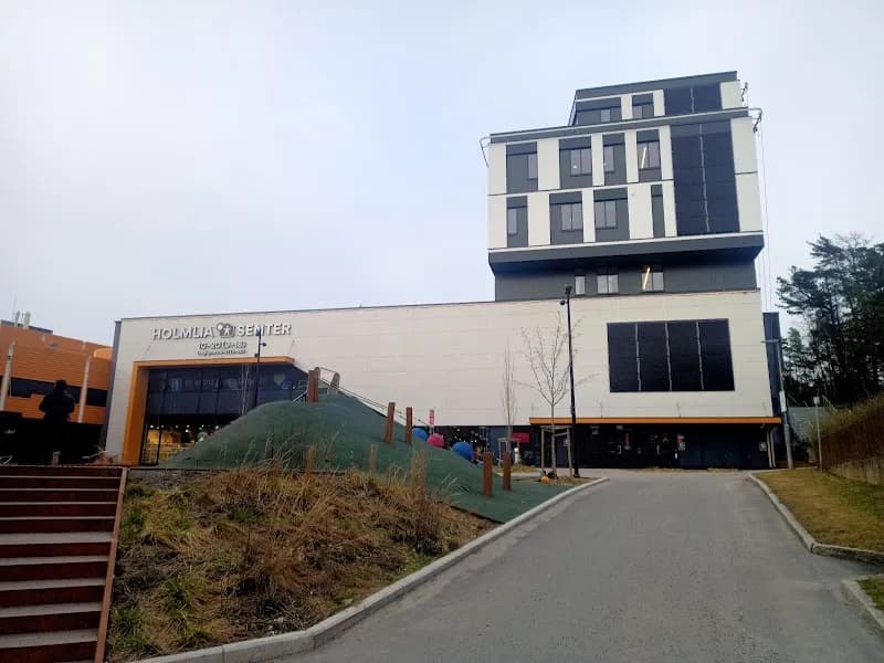 View of Holmlia Frukt & Grønt in Nordstrand, Oslo