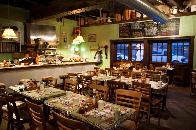 Honey's Sit-N-Eat Southern in Philadelphia, PA