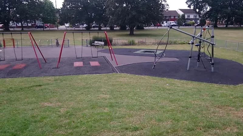 View of Hounslow Heath (Hounslow) in Hounslow, London