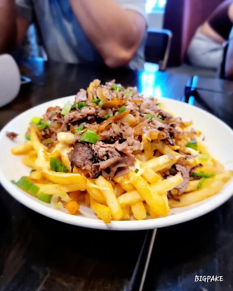 View of HUB Restaurant & Ice Creamery in Sam Hughes, AZ