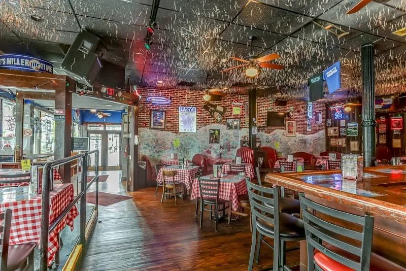 Huey's Downtown Burgers in Memphis, TN