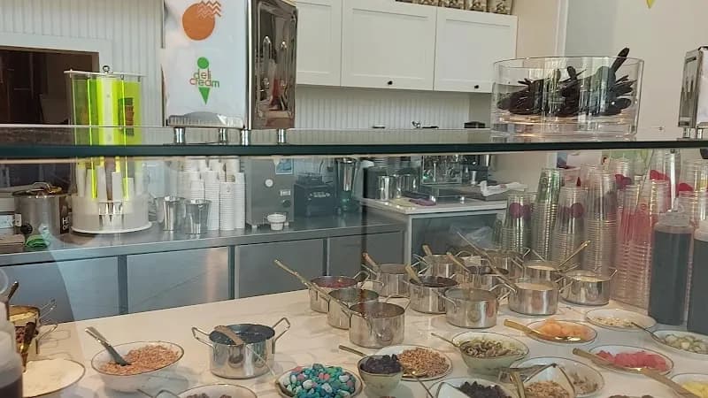 View of Ice Cream Corner Maccabim in Maccabim-Reut, TA