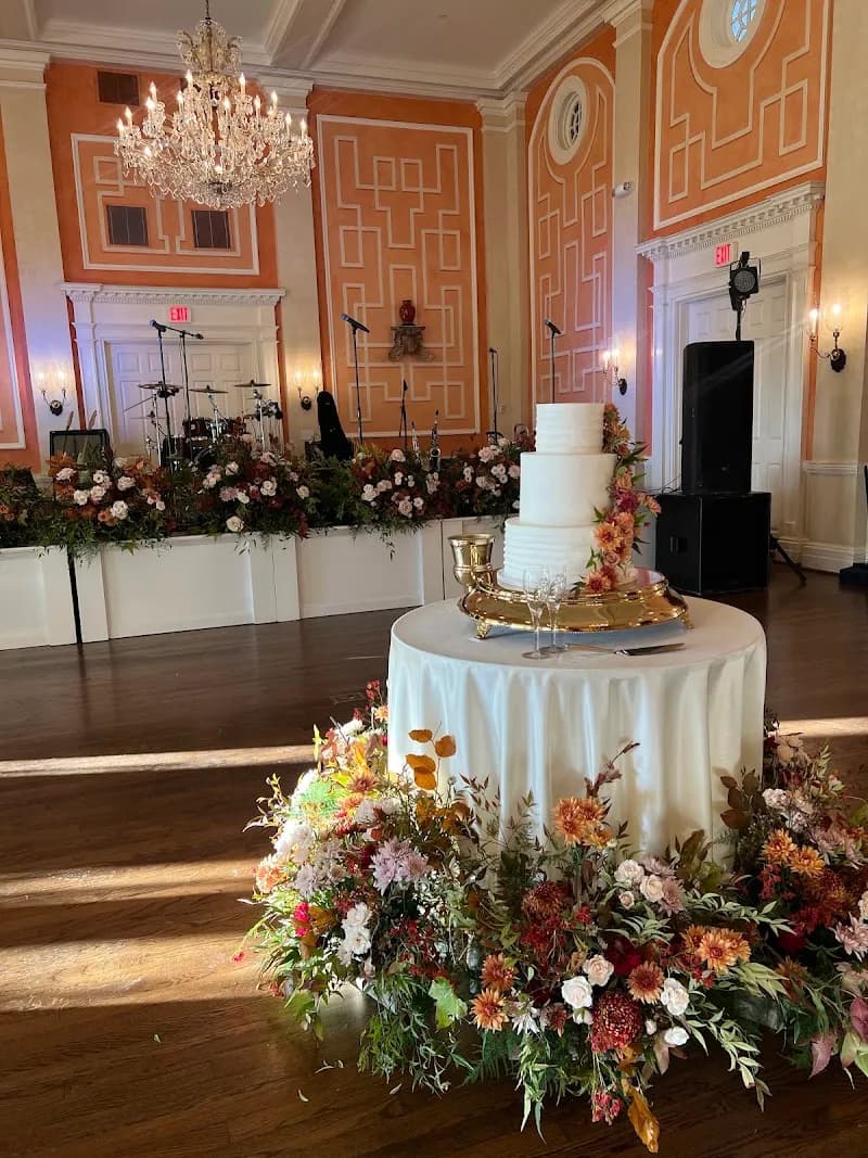 View of Idle Hour Country Club in Anchorage, KY