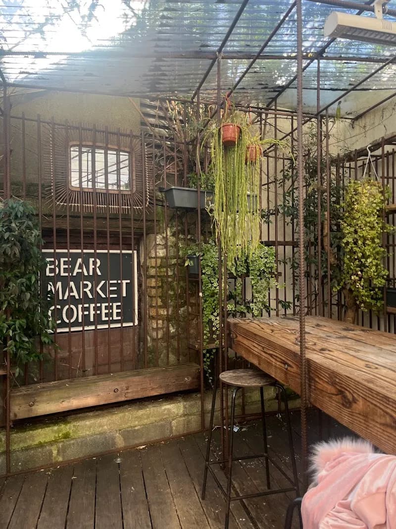 View of Idlewind Coffee & Gifts in Blackrock, D