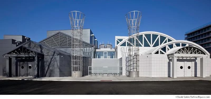 Illinois Holocaust Museum & Education Center history museum in Skokie, IL