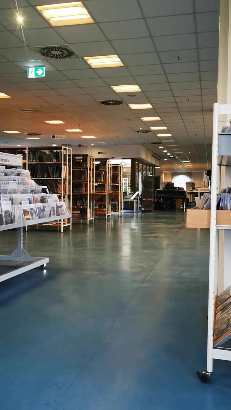 View of Ingeborg-Drewitz-Bibliothek in Lichterfelde, BE