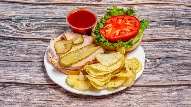 View of Ingram's Farmers Market in Millbrook, AL