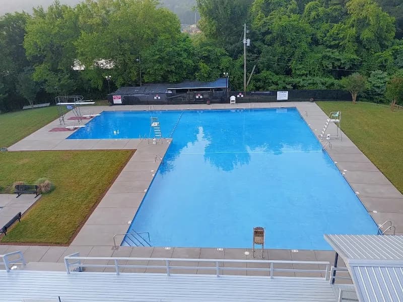 Inskip Pool and Park tennis court in Knoxville, TN