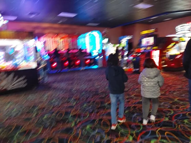 ITZ Pasadena is NOW PALACE SOCIAL amusement center in Pearland, TX