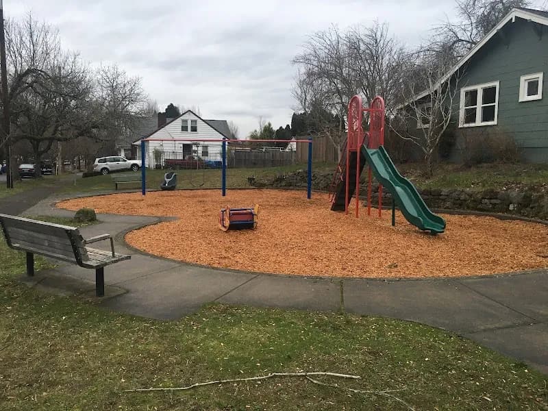 Ivon Street Park city park in Sellwood-Moreland, OR