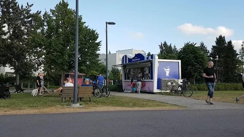 View of Järvenpään Rantapuiston jäätelökioski in Järvenpää, Uusimaa