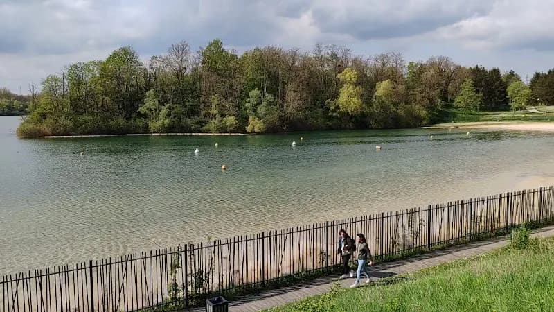View of Jablines-Annet Leisure Island in Val-de-Marne (Ivry-sur-Seine area), IDF