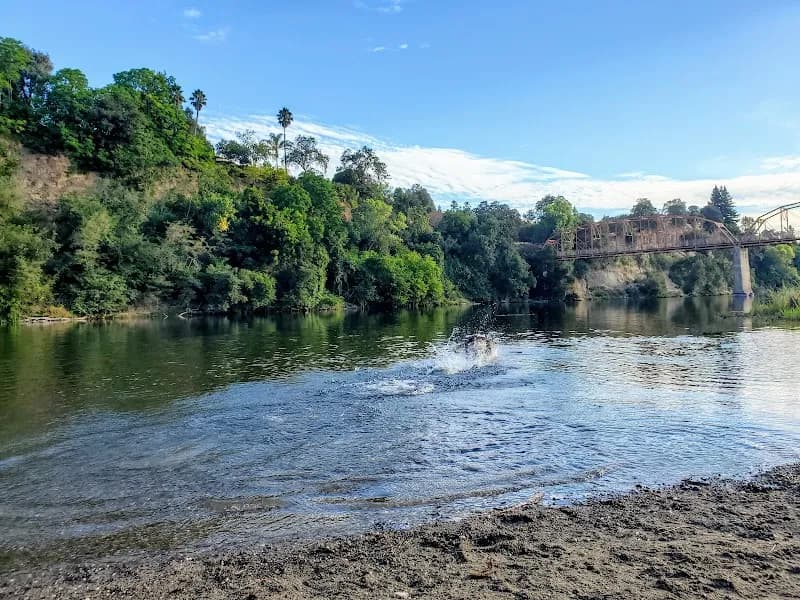 View of Jedediah Smith Memorial Trail in Sacramento, CA