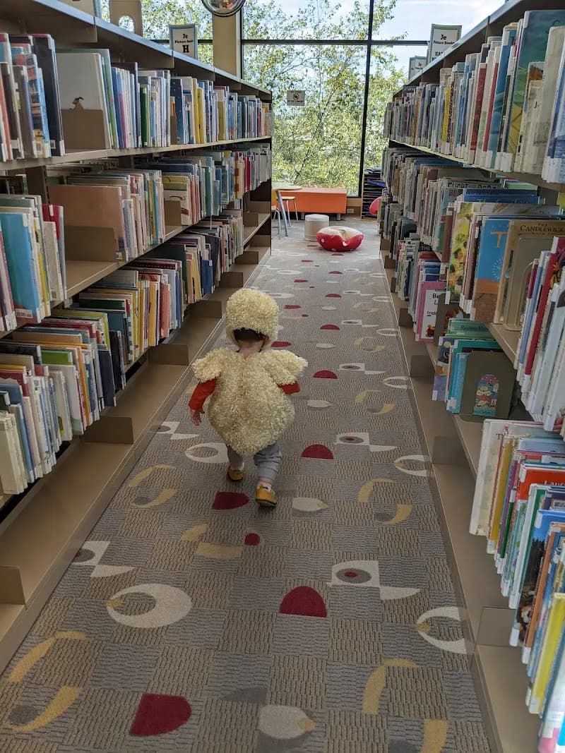 View of Jeffersonville Township Public Library in Jeffersonville, IN