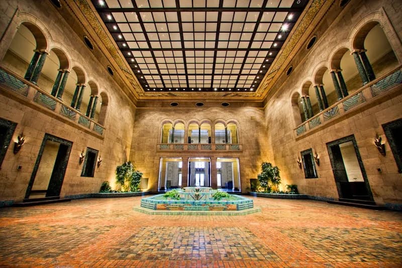 View of Joslyn Art Museum in Omaha, NE