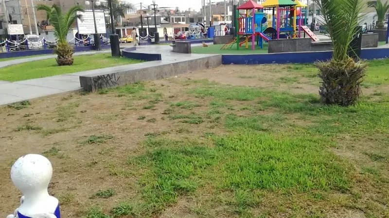 View of Juegos Infantiles "Los Cedros" in Chorrillos, Lima