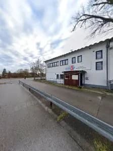 View of Jugendfreizeitstätte: Neubiberg, Gleis in Neubiberg, BY