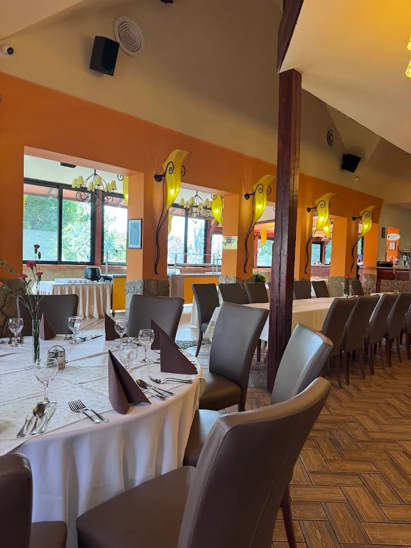 View of Kék Duna Étterem in Halásztelek, Budapest