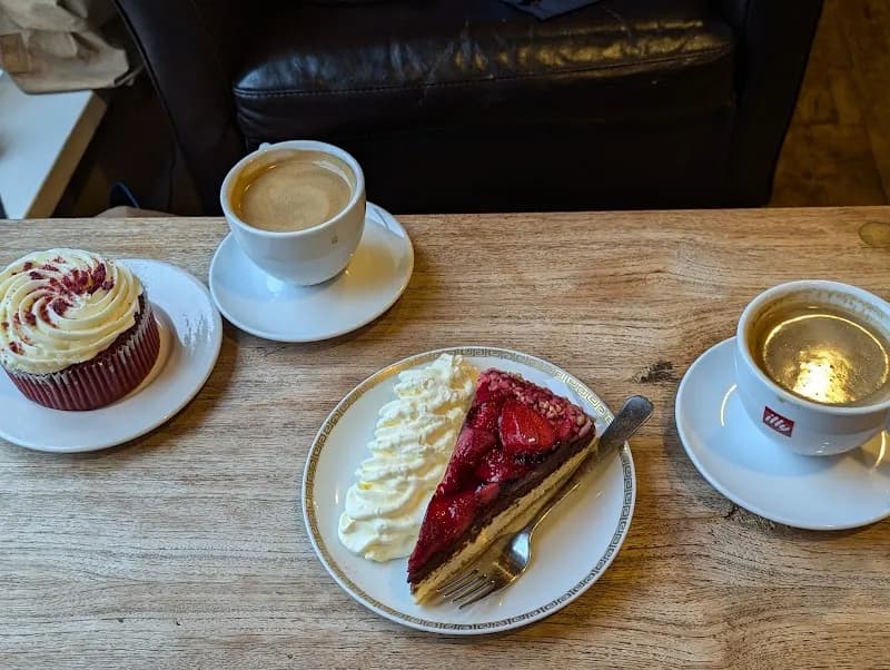 View of Kaffi Zimsen in Grafarvogur, CR