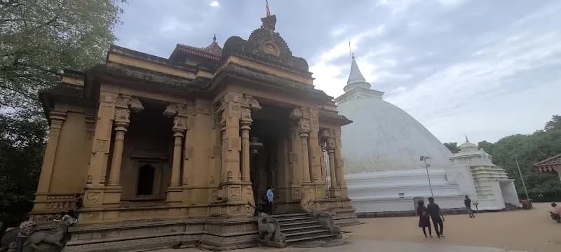 View of Kelaniya Raja Maha Viharaya in Kelaniya, WP