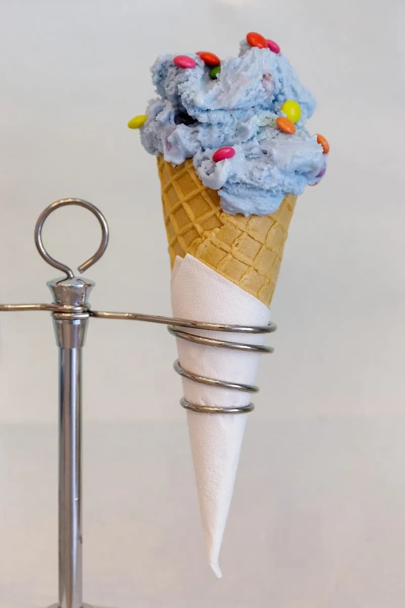 View of Kilchberg Ice Cream (Gelateria Dolce Vita) in Kilchberg, ZH