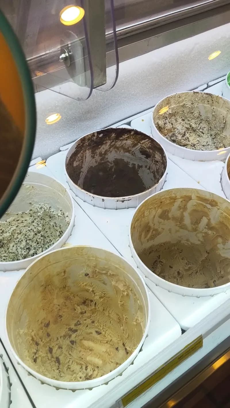 View of Kilwins Ice Cream - Chocolate - Fudge in Charleston, SC