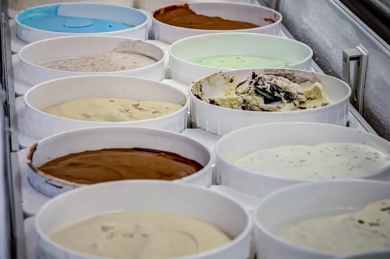 View of Kilwins in Wheaton, IL