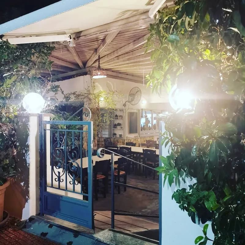 Kokoretsi Taverna restaurant in Nea Smyrni, AT