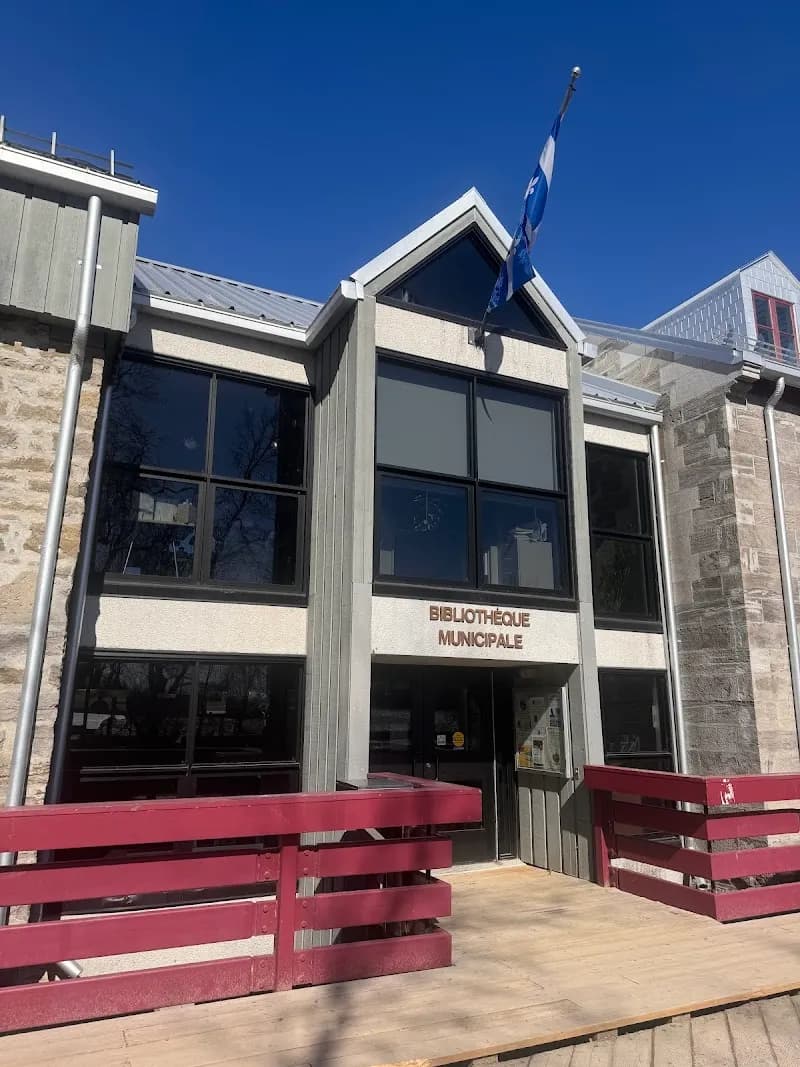 View of L'île-Des-Moulins Library in Terrebonne, QC