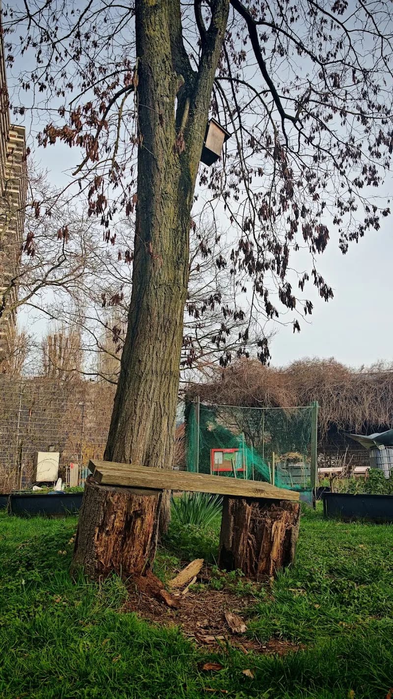 View of La Ferme Maximilien - De Maximiliaan boerderij in Anderlecht, BRU