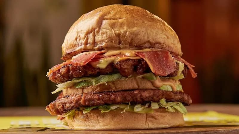 View of La Tranca Burger Café in Miraflores, Lima