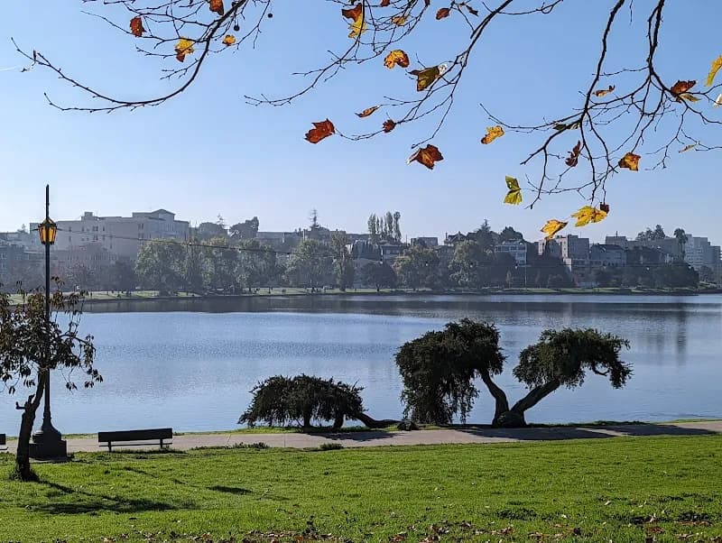 Lake Merritt lake in Oakland, CA