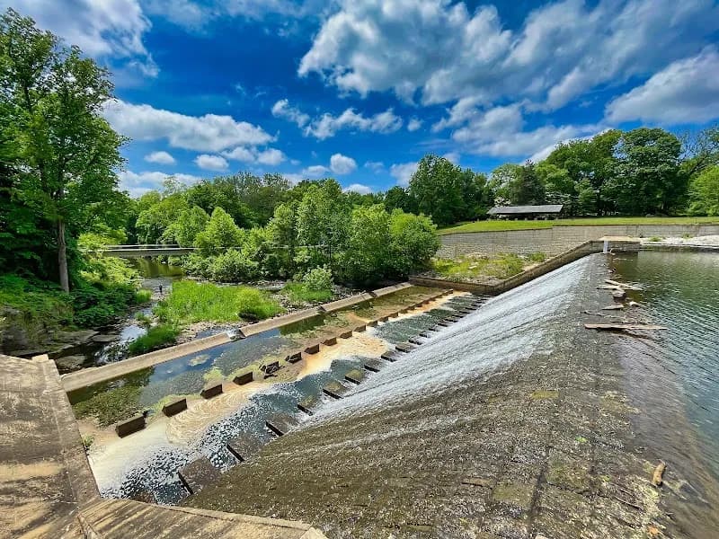Lake Roland Park park in Baltimore, MD
