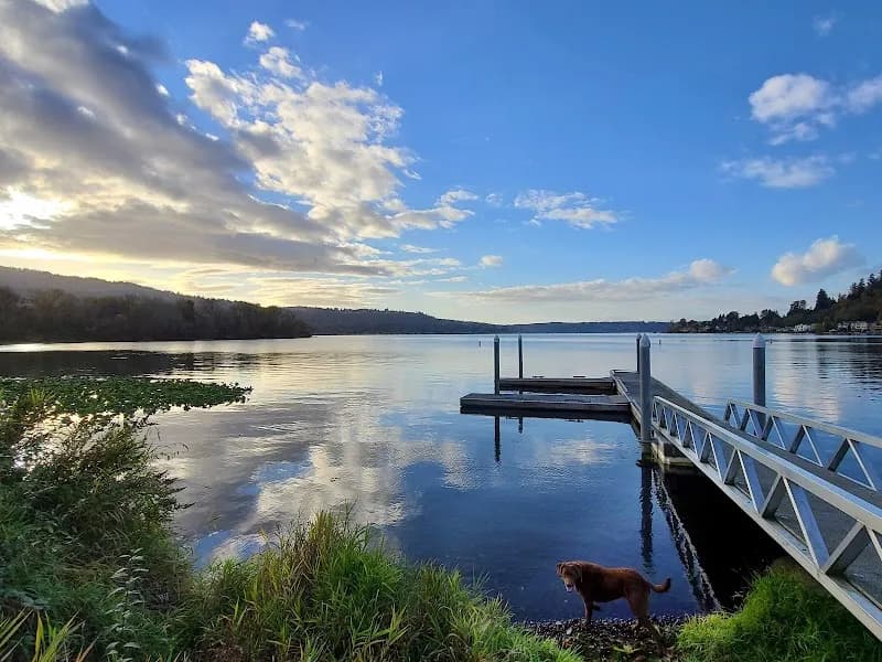 View of Lake Sammamish State Park in Issaquah, WA