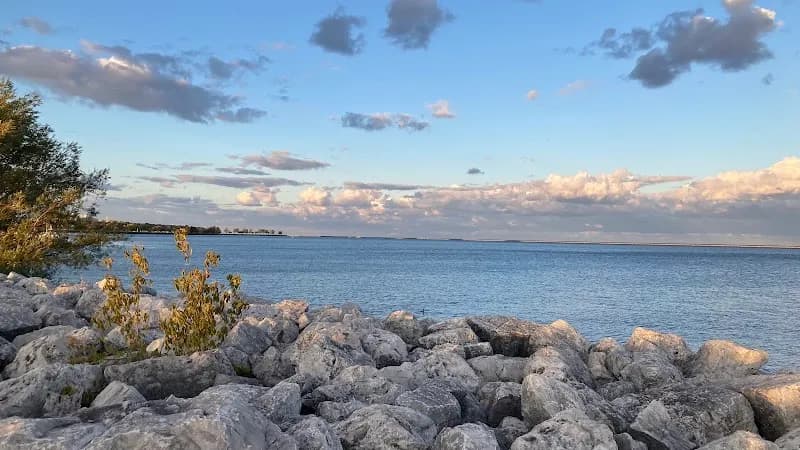 View of Lakeshore State Park in Milwaukee, WI